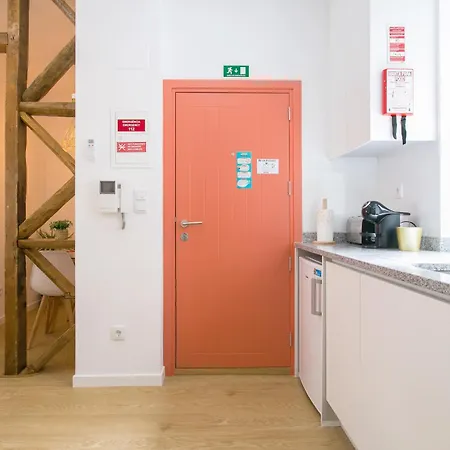 Center Apartment, Walkable, Ac&wifi Лиссабон