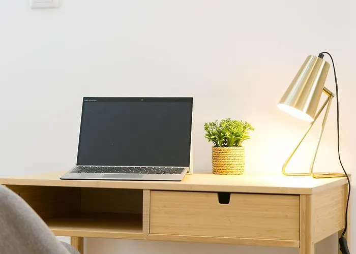 Lisbon City Center Apartment, Walkable, Ac&Wifi Apartment