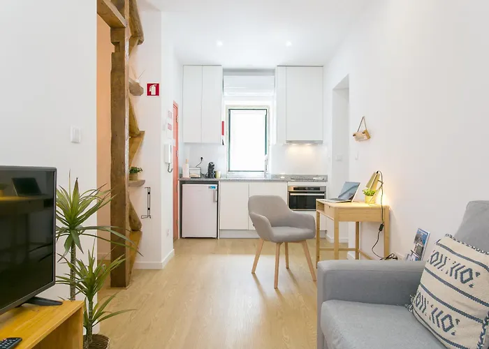 Lisbon City Center Apartment, Walkable, Ac&Wifi Apartment